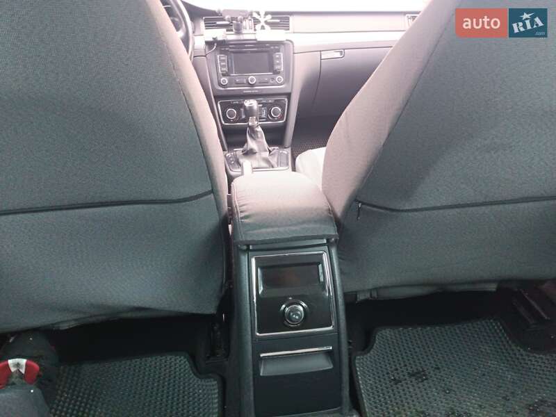 Універсал Skoda Superb 2012 в Черняхові