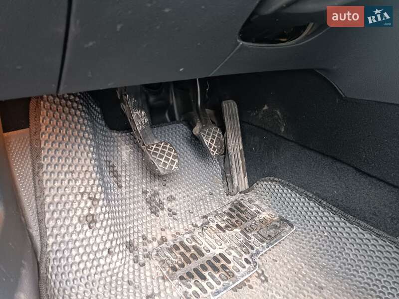 Універсал Skoda Superb 2012 в Черняхові