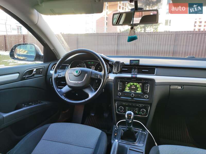 Універсал Skoda Superb 2012 в Івано-Франківську