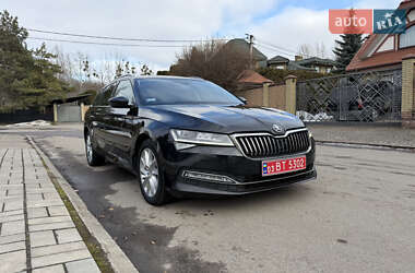 Універсал Skoda Superb 2021 в Луцьку