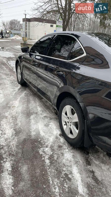 Лифтбек Skoda Superb 2017 в Кропивницком