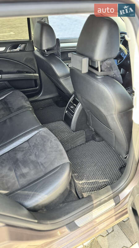 Універсал Skoda Superb 2010 в Луцьку