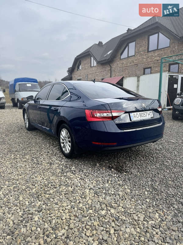Лифтбек Skoda Superb 2015 в Нижней Апше