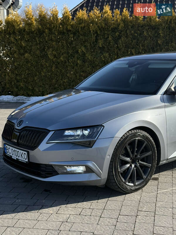Ліфтбек Skoda Superb 2017 в Львові