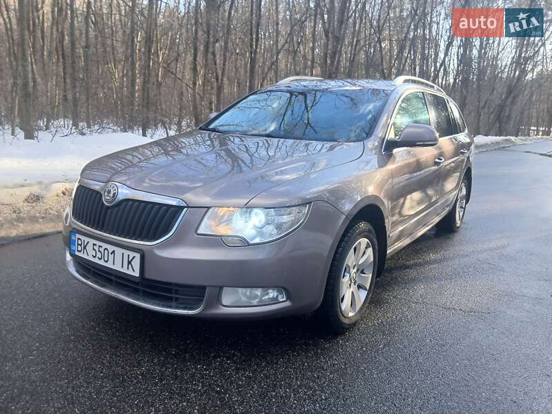 Универсал Skoda Superb 2010 в Киеве фото Универсал Skoda Superb 2010 в Киеве