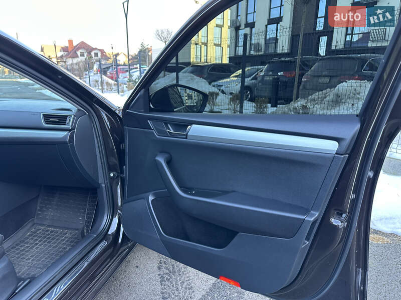 Лифтбек Skoda Superb 2016 в Ивано-Франковске