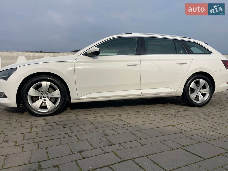 Універсал Skoda Superb 2016 в Ужгороді