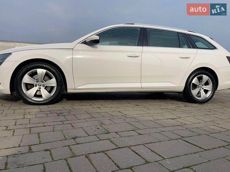 Універсал Skoda Superb 2016 в Ужгороді