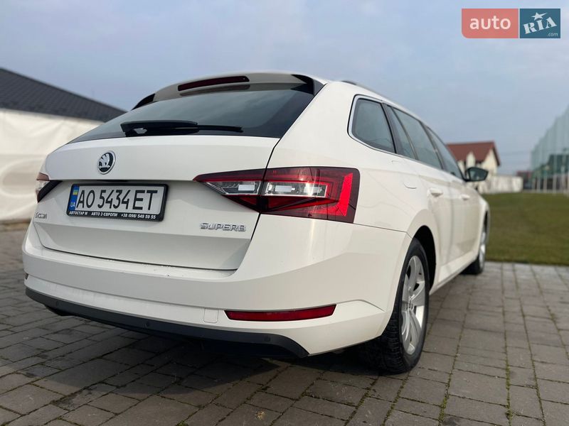 Універсал Skoda Superb 2016 в Ужгороді