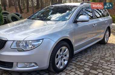 Універсал Skoda Superb 2011 в Дрогобичі