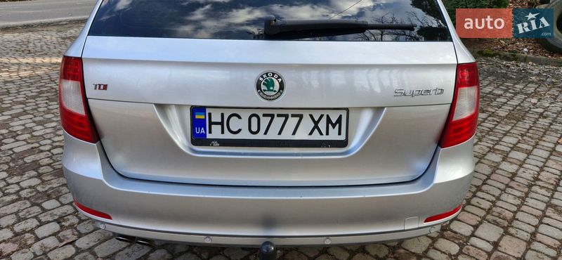 Універсал Skoda Superb 2011 в Дрогобичі