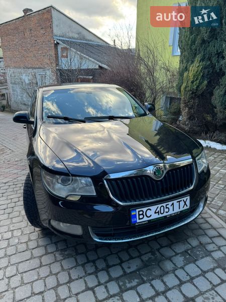 Лифтбек Skoda Superb 2013 в Львове