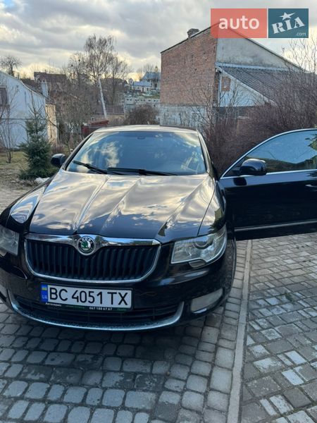 Лифтбек Skoda Superb 2013 в Львове