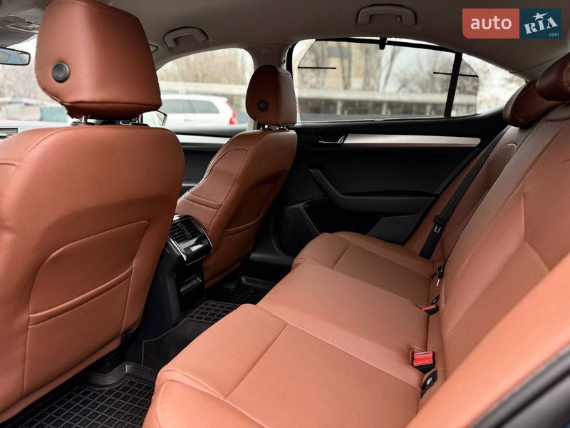 Лифтбек Skoda Superb 2015 в Кривом Роге