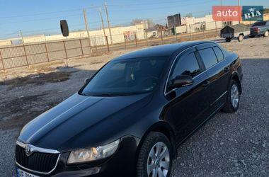 Лифтбек Skoda Superb 2012 в Каменском