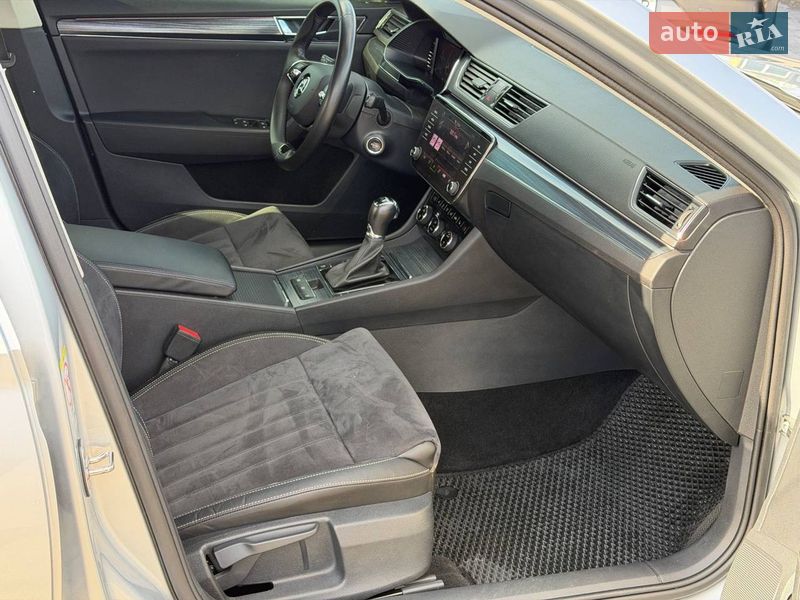 Лифтбек Skoda Superb 2022 в Киеве