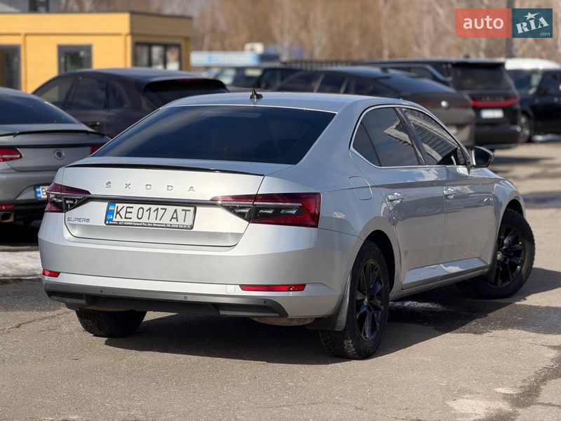 Лифтбек Skoda Superb 2022 в Киеве