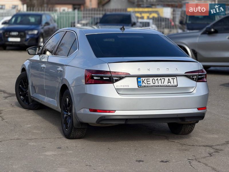 Лифтбек Skoda Superb 2022 в Киеве