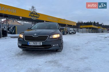 Лифтбек Skoda Superb 2016 в Киеве