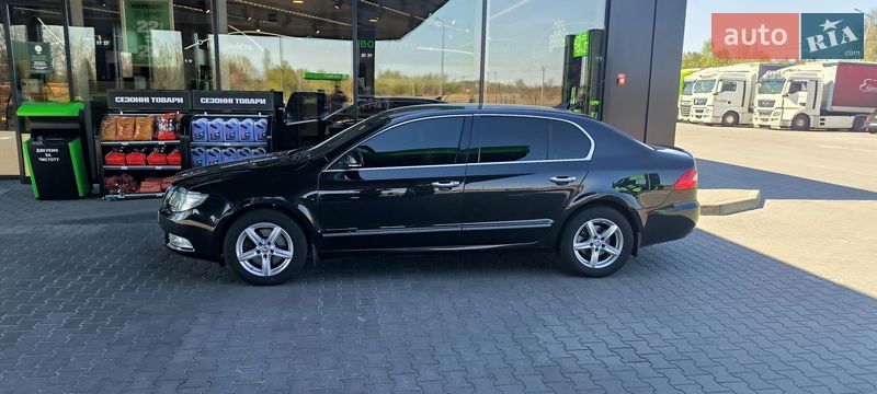 Лифтбек Skoda Superb 2009 в Буче