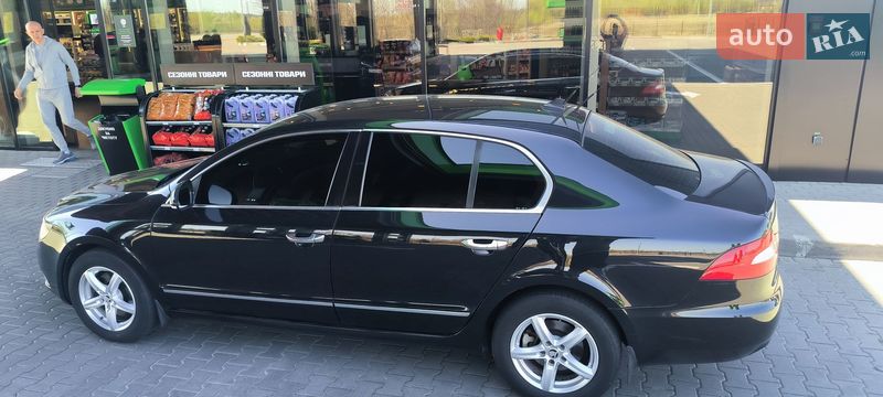 Лифтбек Skoda Superb 2009 в Буче
