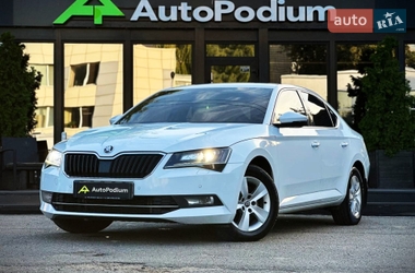 Лифтбек Skoda Superb 2019 в Киеве