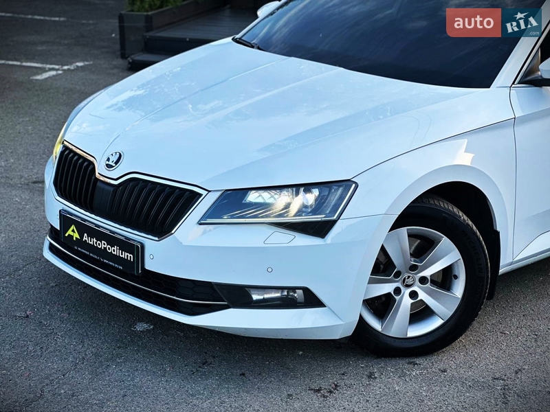 Лифтбек Skoda Superb 2019 в Киеве