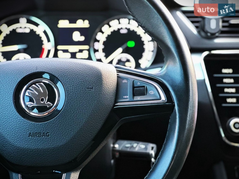 Лифтбек Skoda Superb 2019 в Киеве