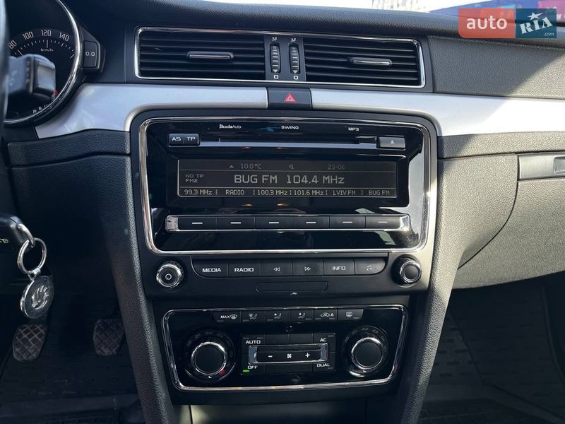 Лифтбек Skoda Superb 2012 в Луцке