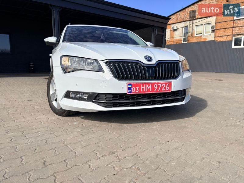 Универсал Skoda Superb 2017 в Нововолынске