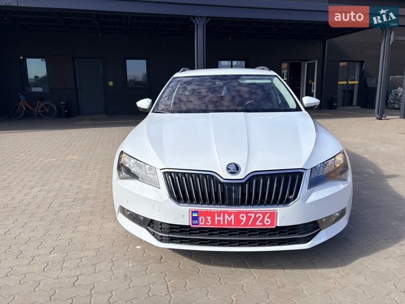 Универсал Skoda Superb 2017 в Нововолынске
