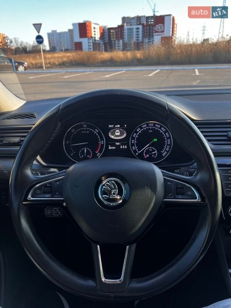 Лифтбек Skoda Superb 2016 в Луцке