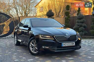 Лифтбек Skoda Superb 2015 в Тячеве