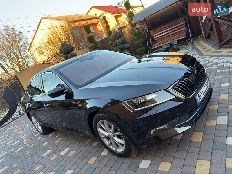 Лифтбек Skoda Superb 2015 в Тячеве