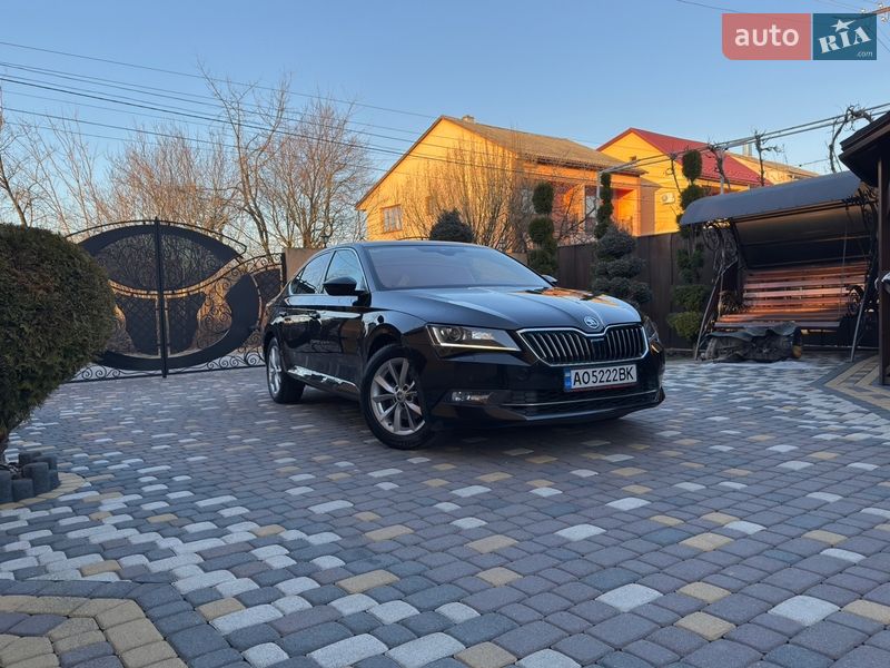 Лифтбек Skoda Superb 2015 в Тячеве