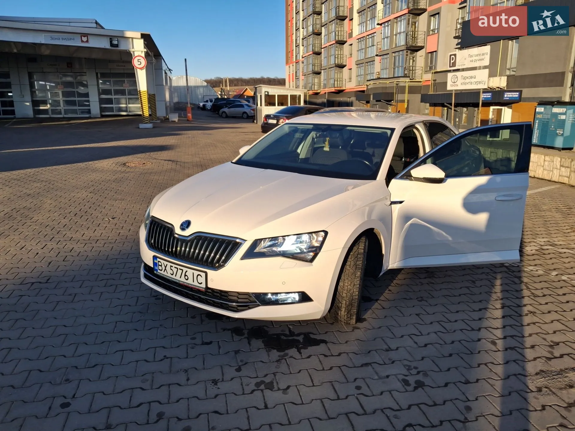 2019 Skoda Superb - мініатюра 2