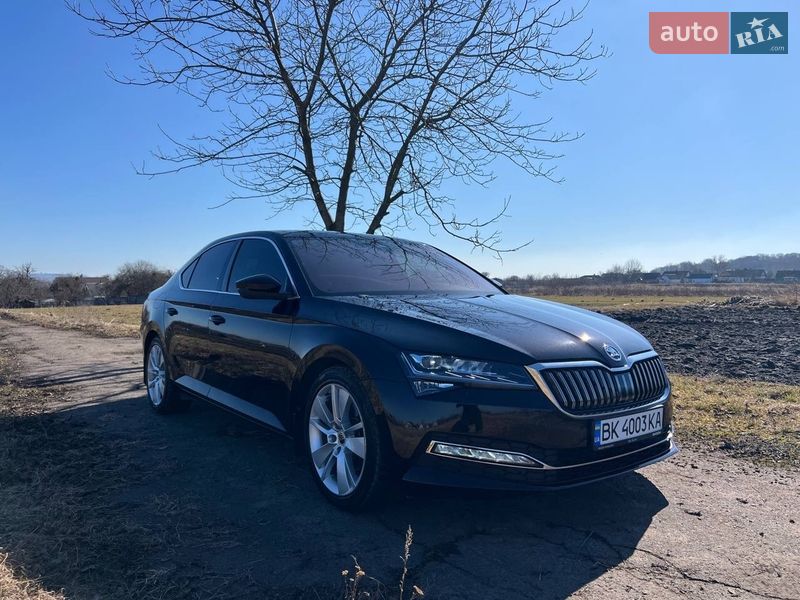 Лифтбек Skoda Superb 2022 в Ровно