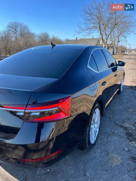 Лифтбек Skoda Superb 2022 в Ровно