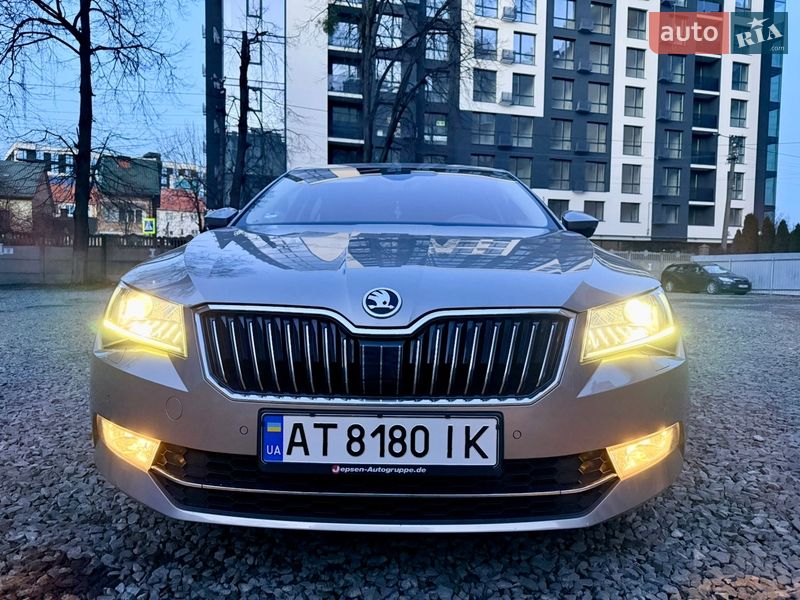Лифтбек Skoda Superb 2015 в Ивано-Франковске