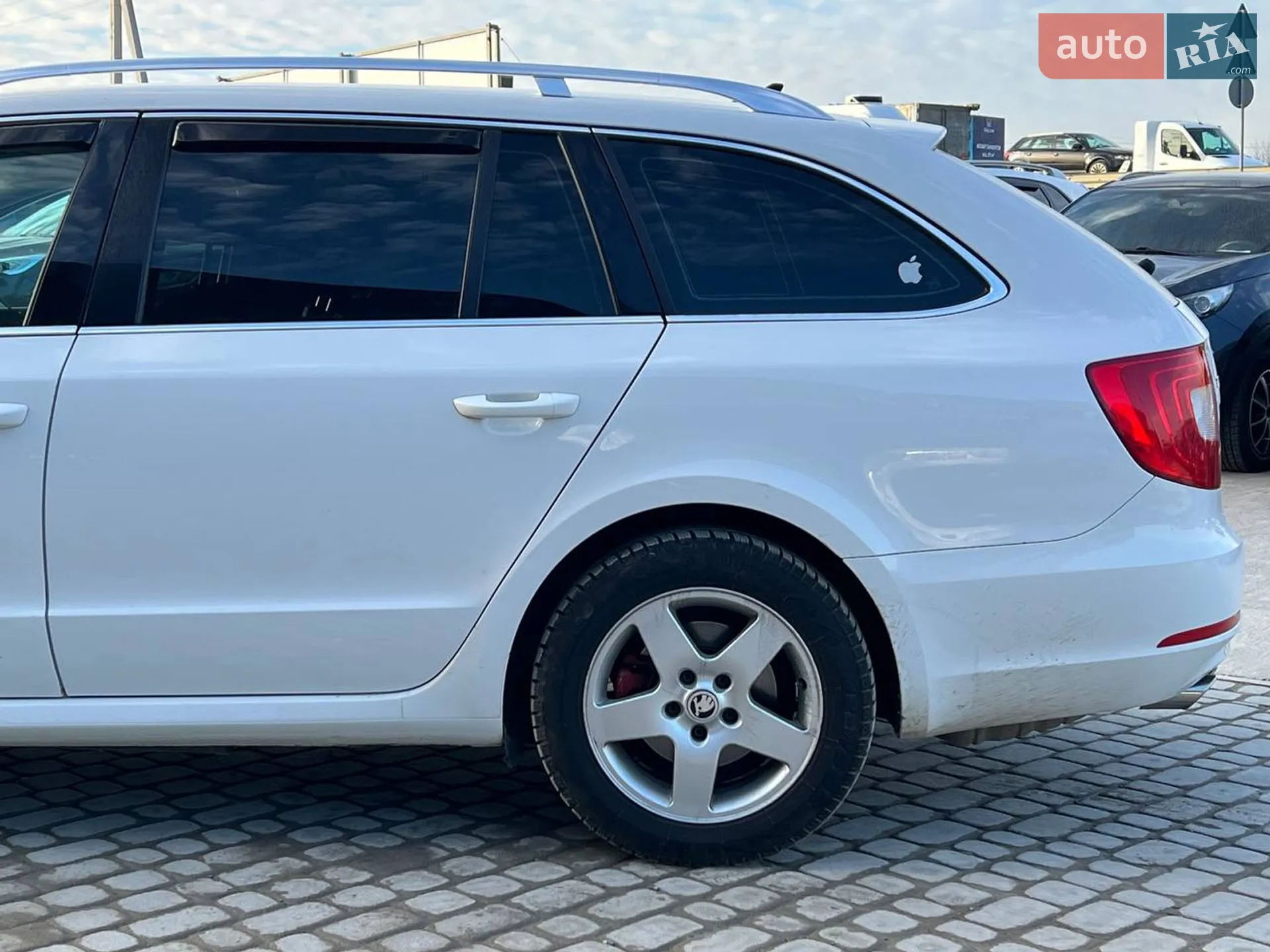 2012 Skoda Superb - мініатюра 3