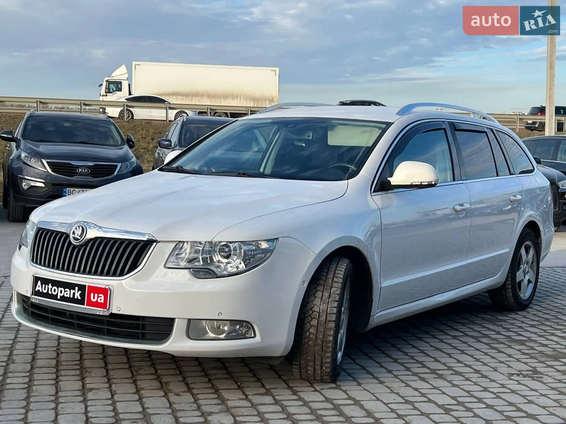 2012 Skoda Superb - фото 1