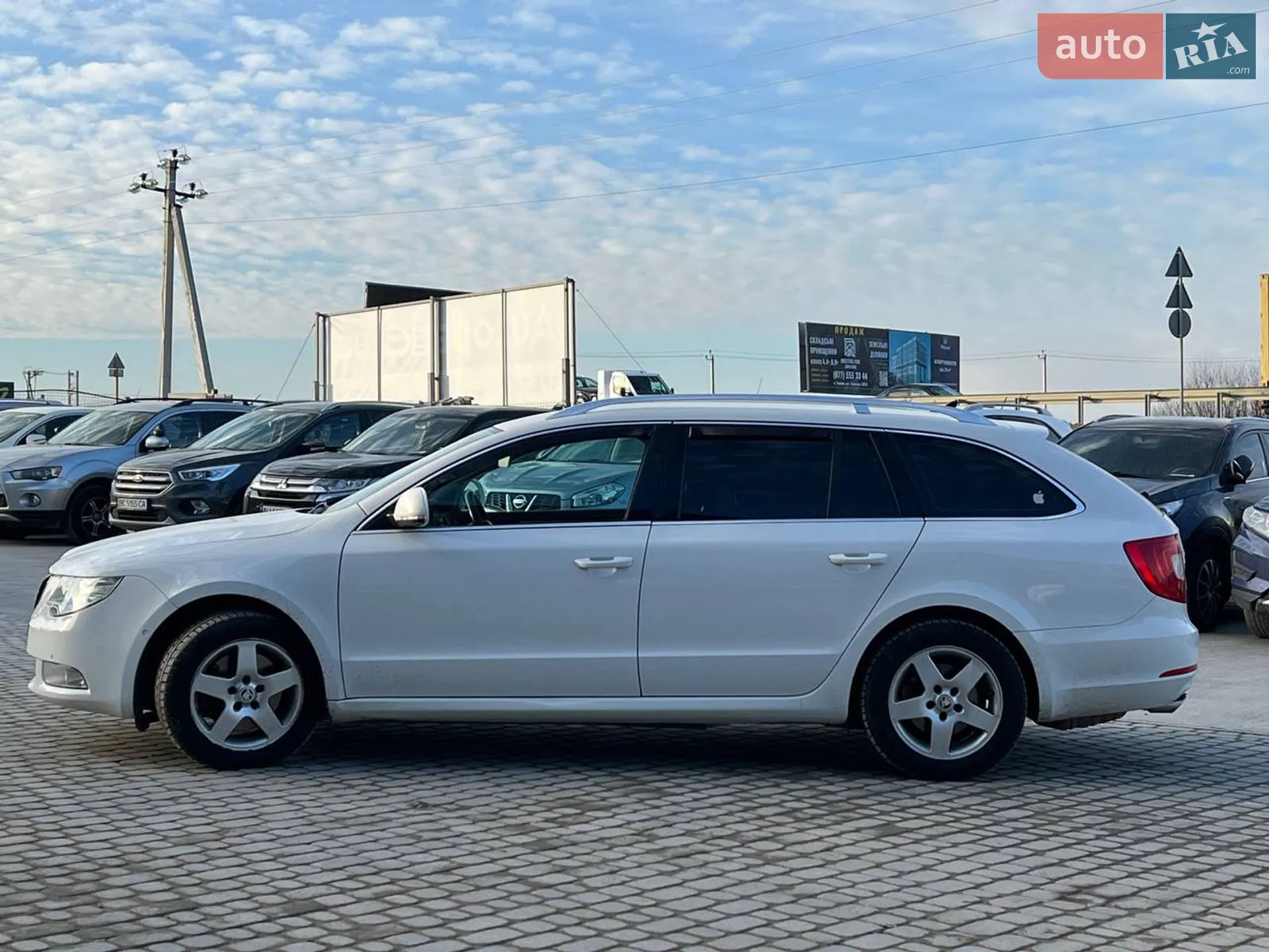 2012 Skoda Superb - мініатюра 4