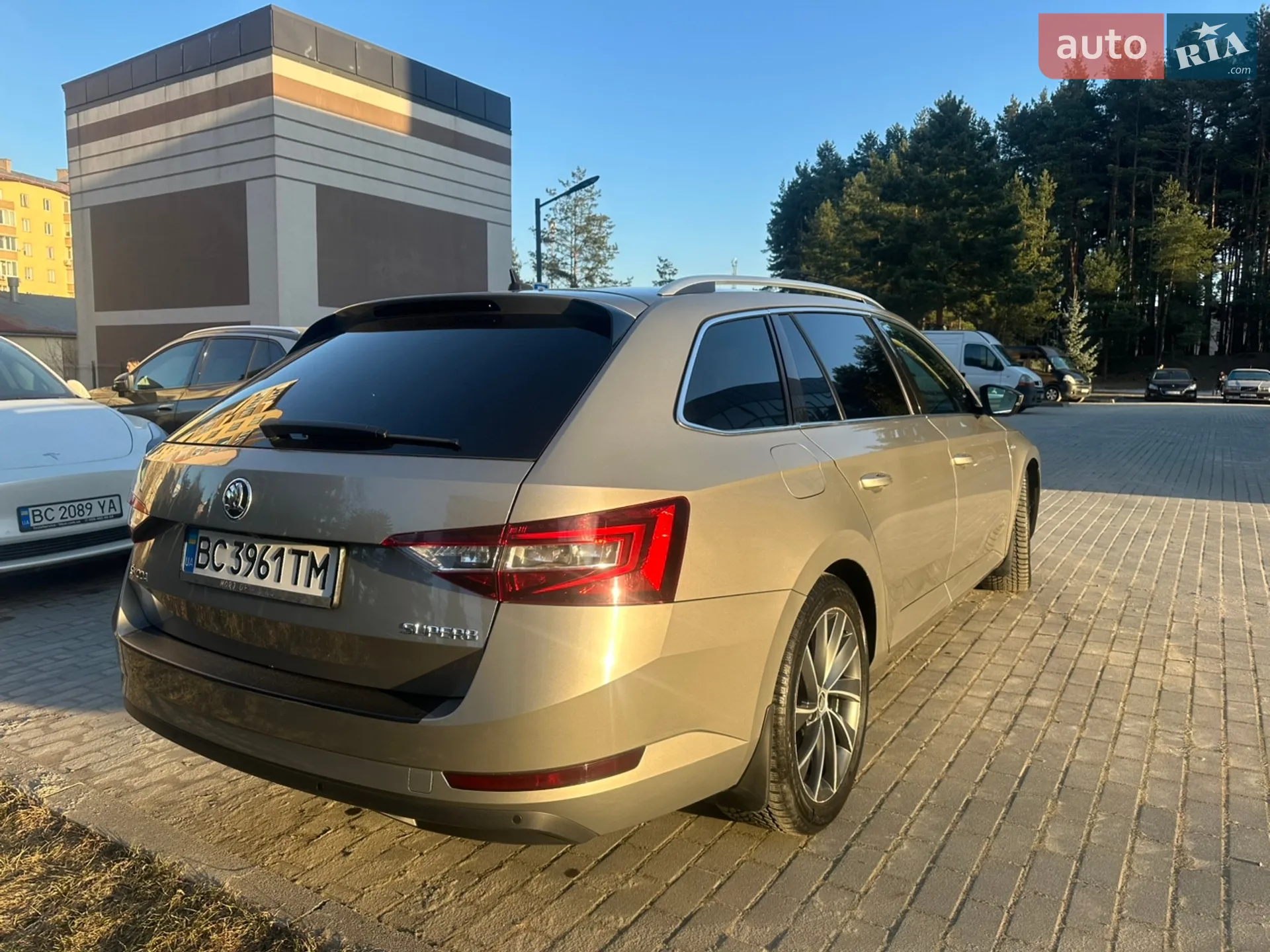 2017 Skoda Superb - мініатюра 12