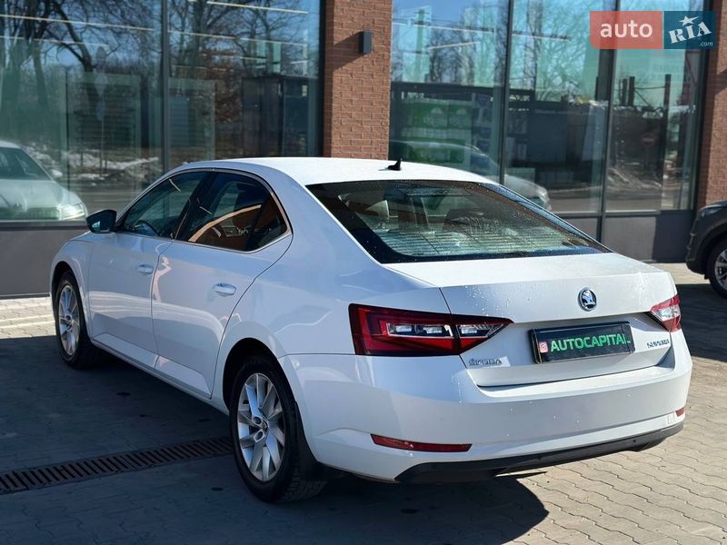 Лифтбек Skoda Superb 2018 в Киеве