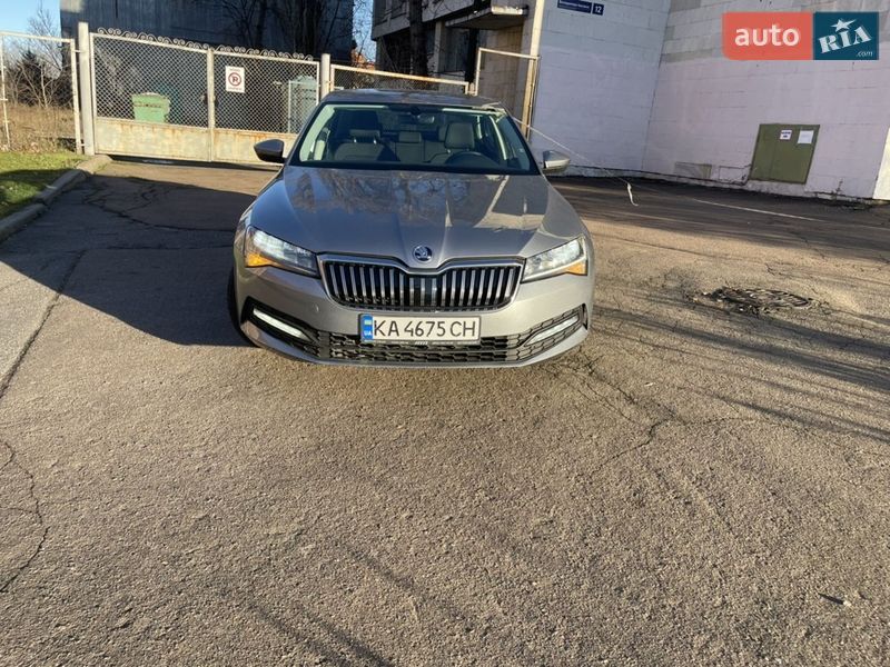 Лифтбек Skoda Superb 2019 в Киеве
