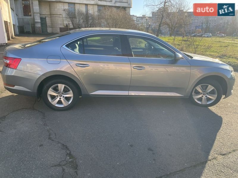 Лифтбек Skoda Superb 2019 в Киеве