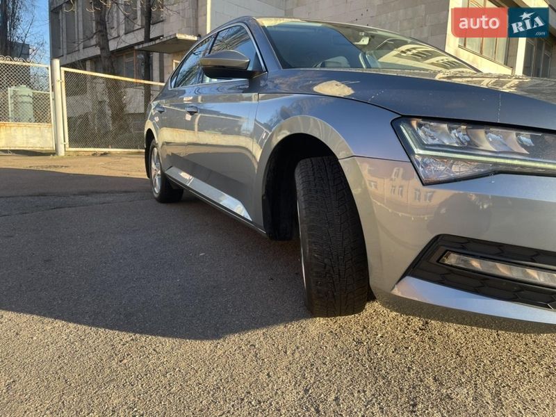 Лифтбек Skoda Superb 2019 в Киеве