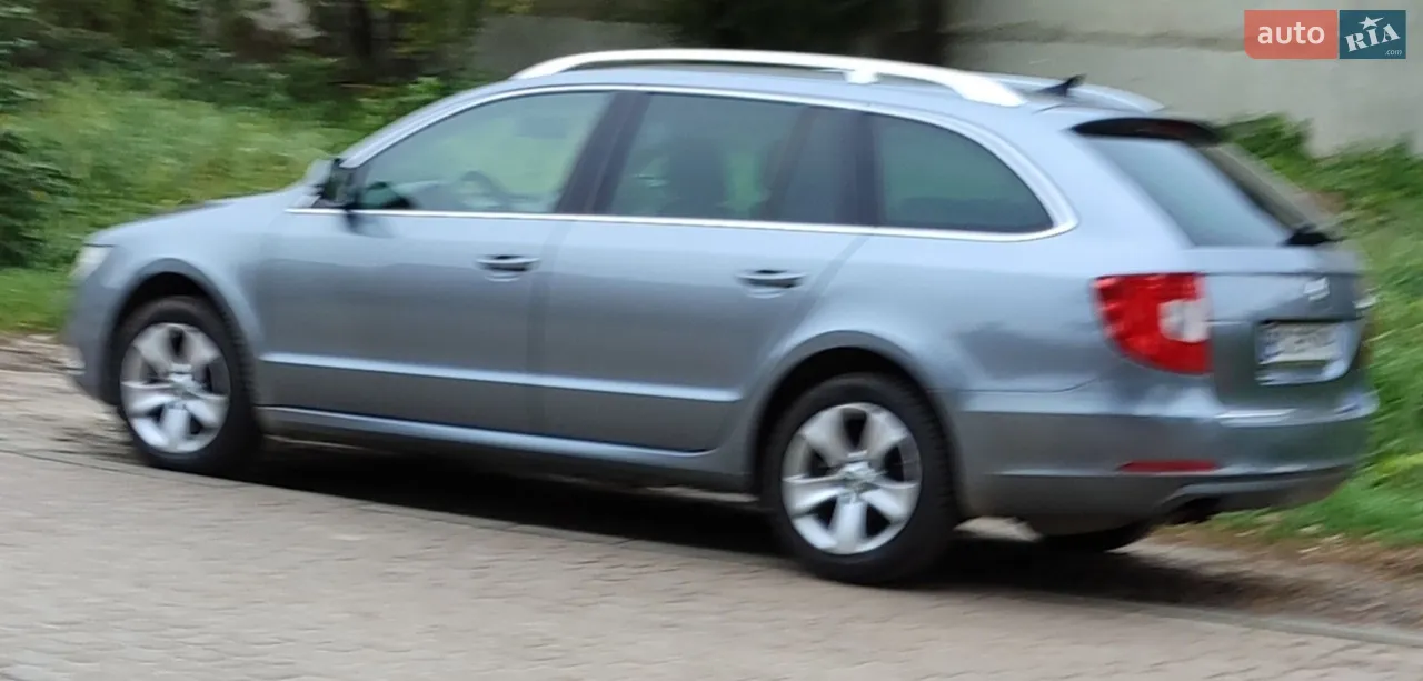 2010 Skoda Superb - мініатюра 36