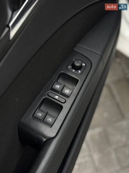 Лифтбек Skoda Superb 2013 в Днепре