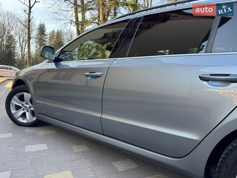 Универсал Skoda Superb 2012 в Дрогобыче
